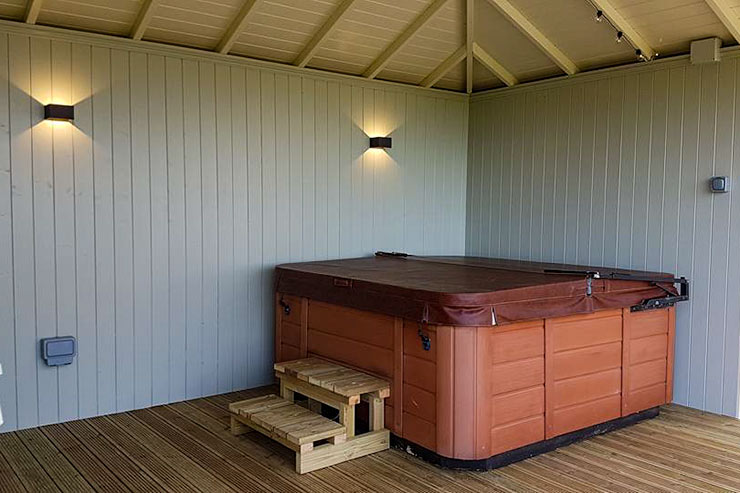 Hellon Electrical Contractors - outside lighting for hot tubs